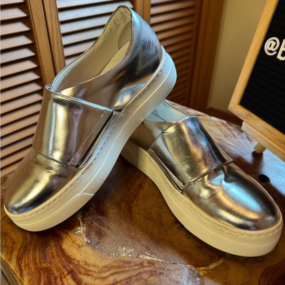 Lewit “Arlo” Silver Slip-On  7 or 38